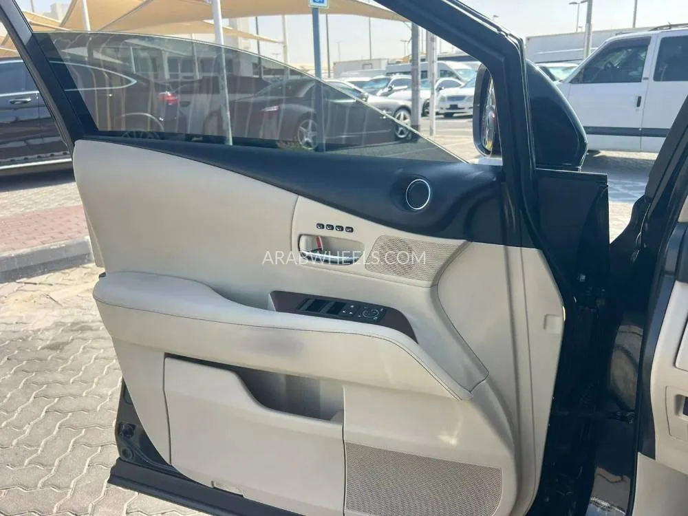Lexus RX 2015 for Sale in Sharjah Image-7