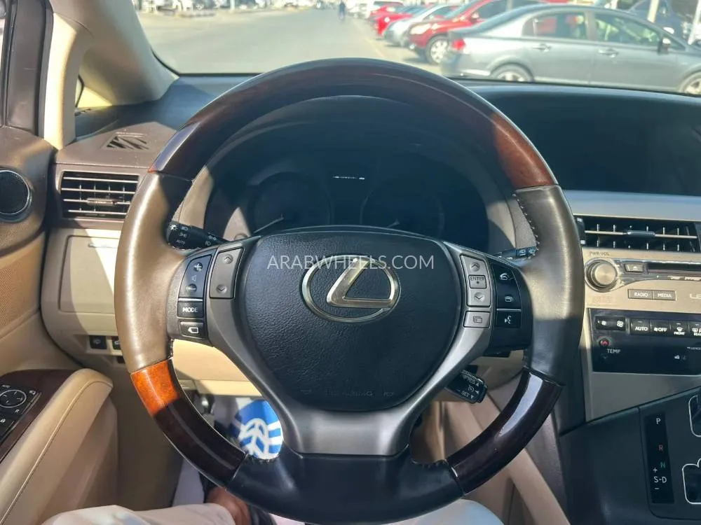 Lexus RX 2015 for Sale in Sharjah Image-8