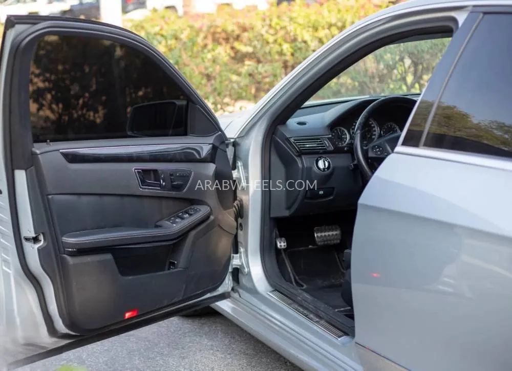 مرسيدس بنز كلاس E 2010 for Sale in عجمان Image-6