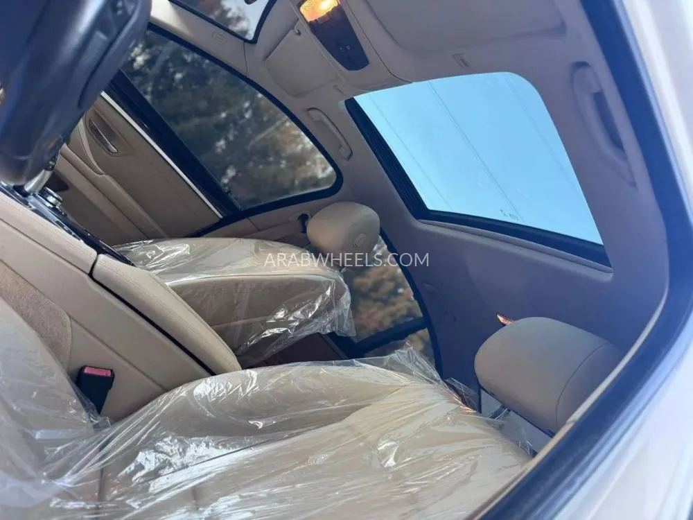 BMW 5 series 2016 for Sale in Sharjah Image-13