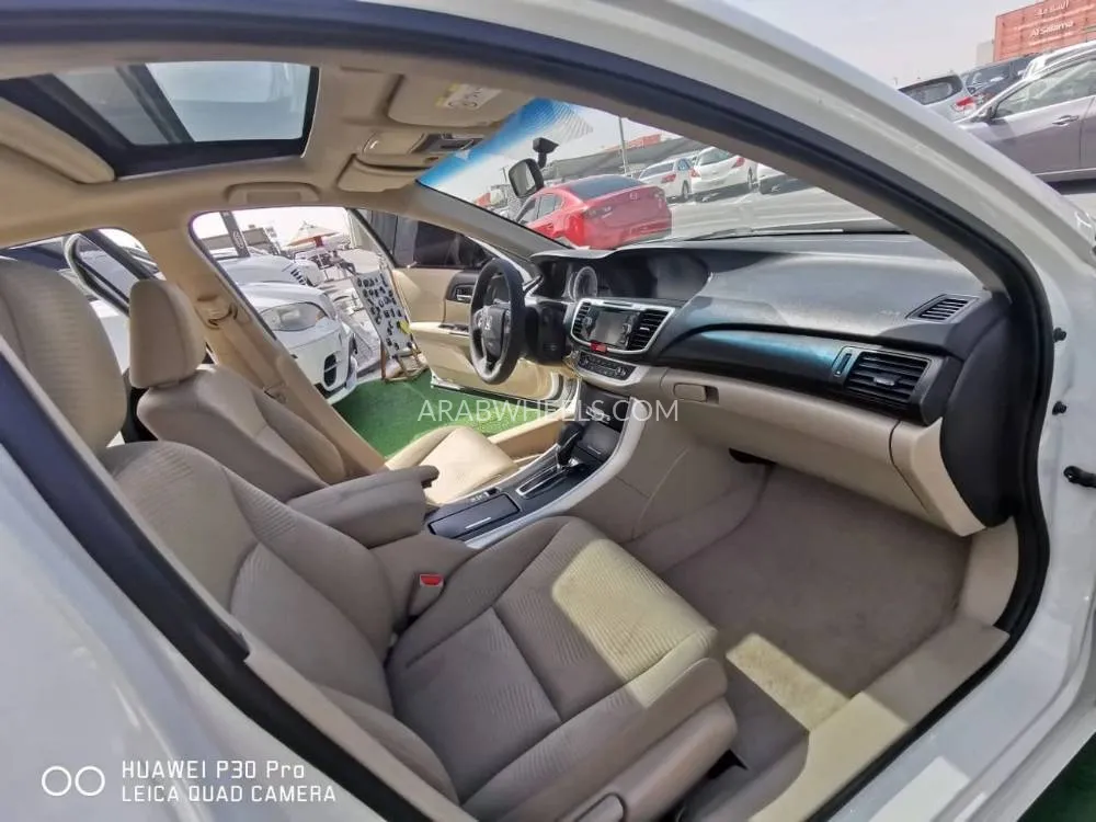 Honda Accord 2016 for Sale in Sharjah Image-7