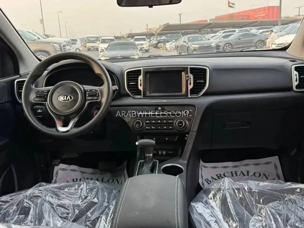 Kia Sportage 2018 for Sale in Sharjah Image-8