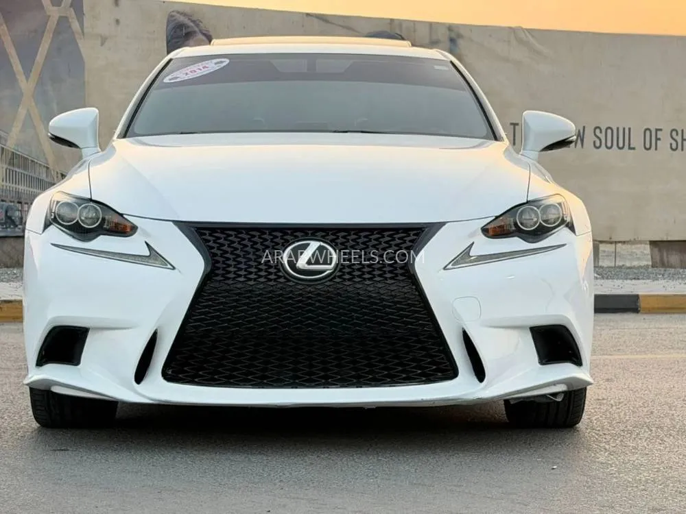 Lexus IS 2014 for Sale in Sharjah Image-4