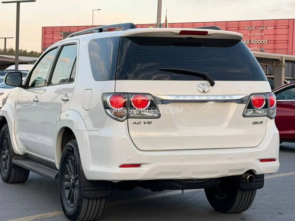 Toyota Fortuner 2015 for Sale in Sharjah Image-8
