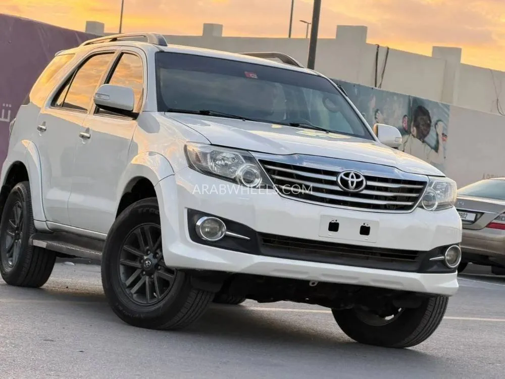 Toyota Fortuner 2015 for Sale in Sharjah Image-9