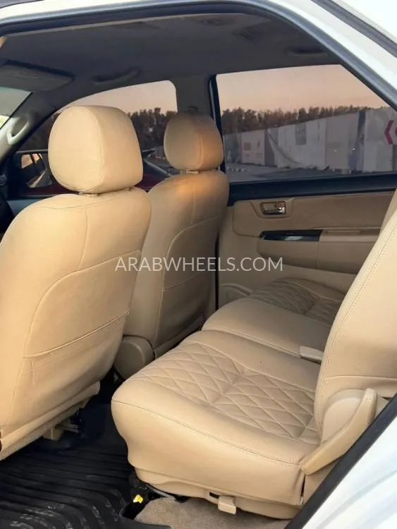 Toyota Fortuner 2015 for Sale in Sharjah Image-16