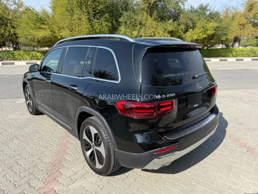 Mercedes Benz GLB 2024 for Sale in Dubai Image-18