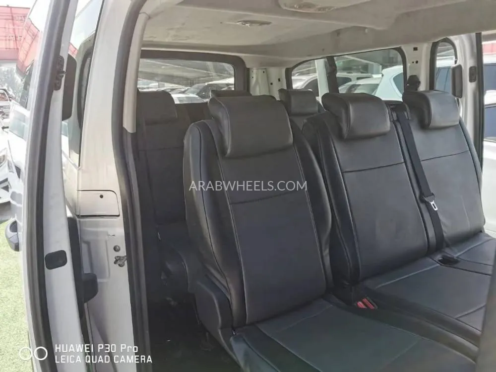 Peugeot Expert 2018 for Sale in Sharjah Image-11
