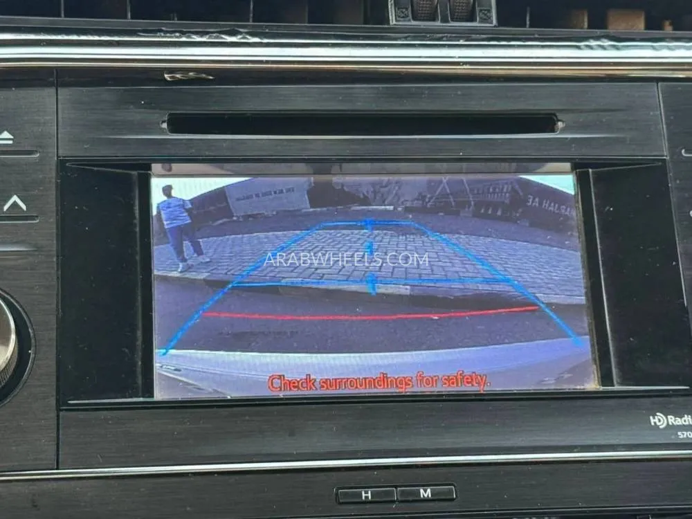 تويوتا أفالون 2014 for Sale in الشارقة Image-10