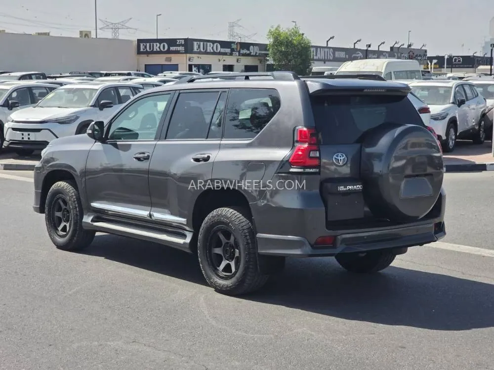 Toyota Land Cruiser Prado 2015 for Sale in Dubai Image-5