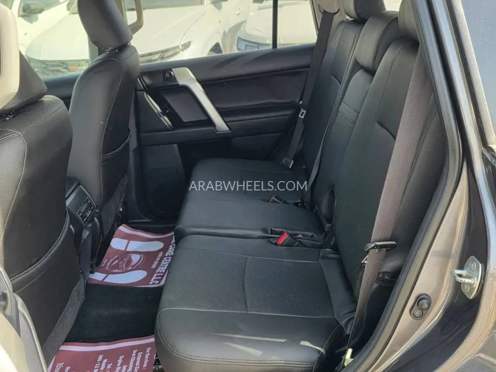 Toyota Land Cruiser Prado 2015 for Sale in Dubai Image-13