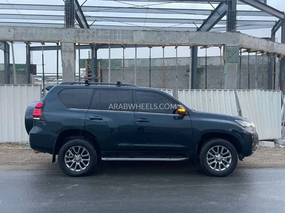 Toyota Land Cruiser Prado 2020 for Sale in Dubai Image-5