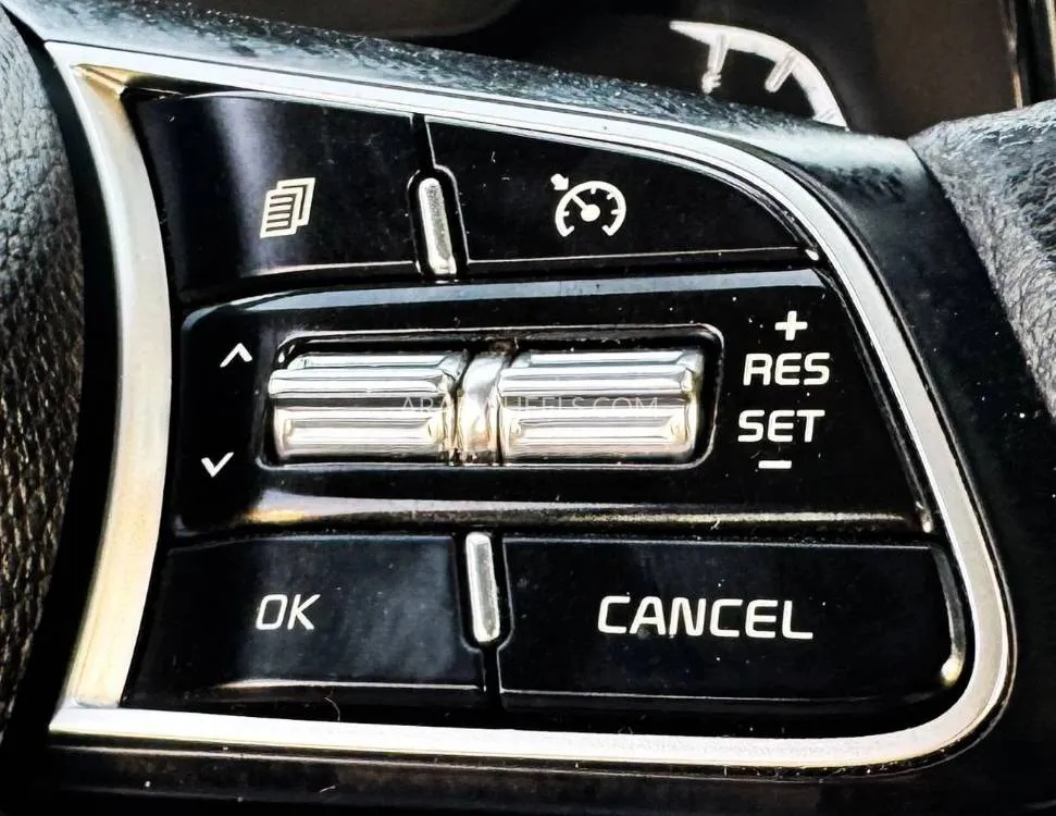 Kia Sonet 2023 for Sale in Sharjah Image-14