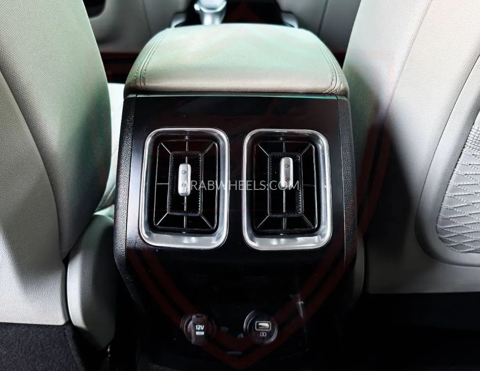 Kia Sorento 2023 for Sale in Sharjah Image-11