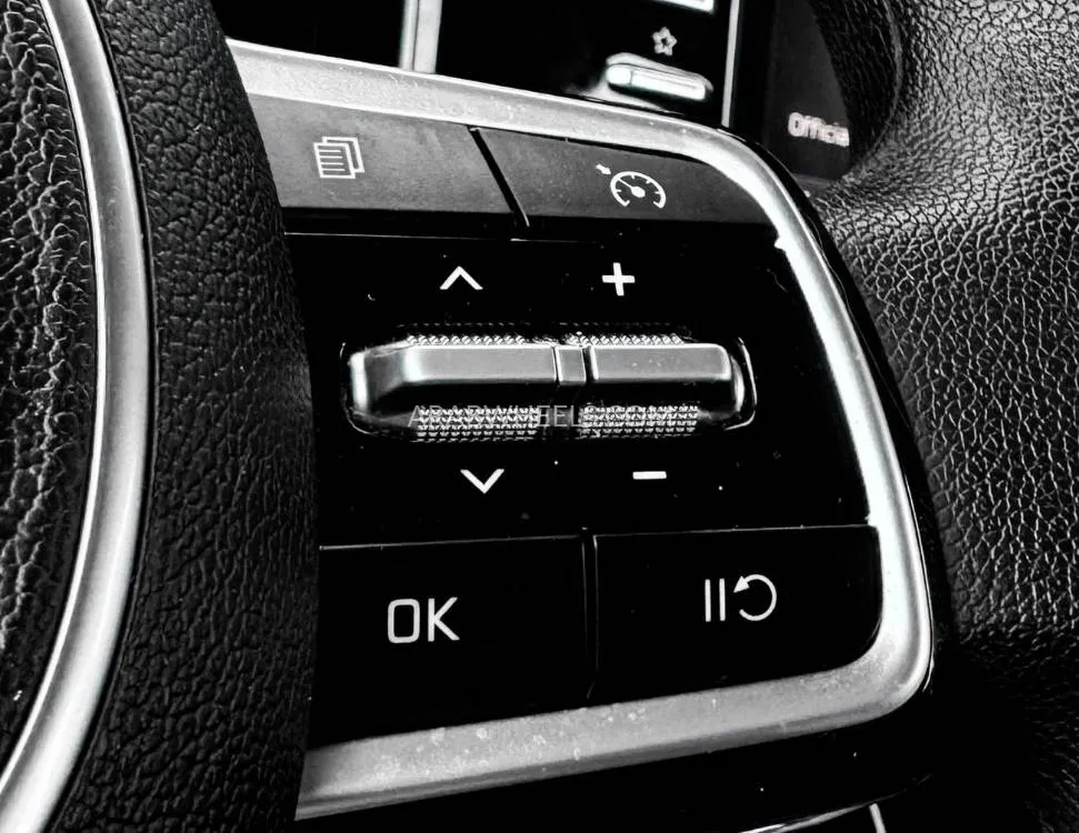 Kia Sorento 2023 for Sale in Sharjah Image-17