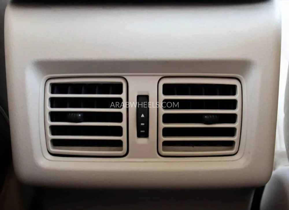 Toyota Camry 2020 for Sale in Sharjah Image-13