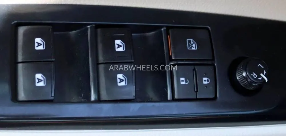 Toyota Camry 2020 for Sale in Sharjah Image-17