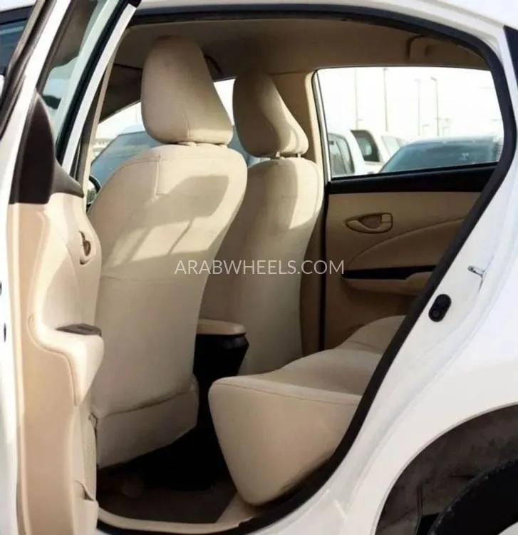 Toyota Yaris 2022 for Sale in Sharjah Image-9