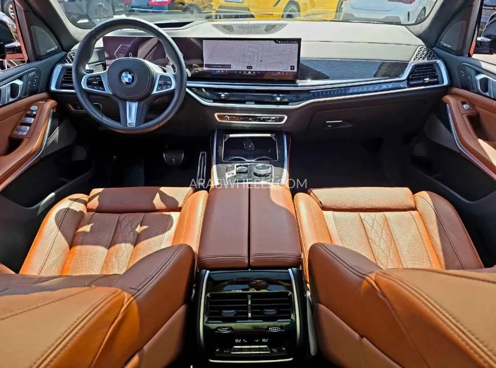 BMW X7 2025 for Sale in Dubai Image-12