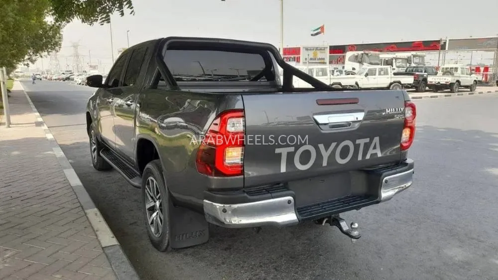 Toyota Hilux 2019 for Sale in Dubai Image-19
