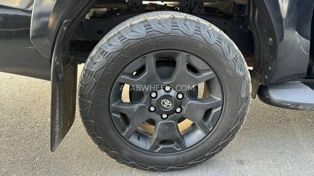 Toyota Hilux 2019 for Sale in Dubai Image-10