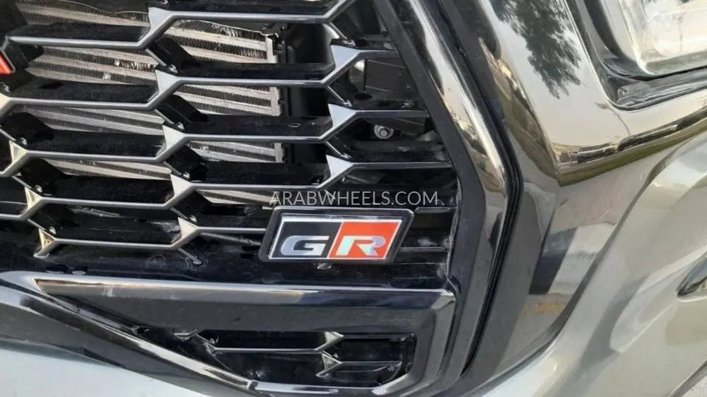 Toyota Hilux 2022 for Sale in Dubai Image-6