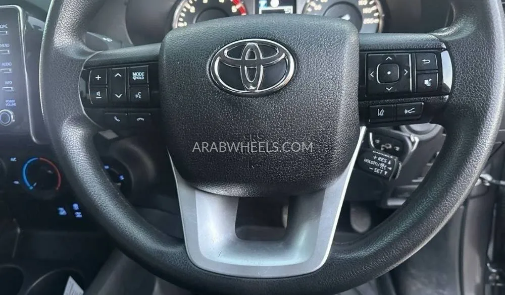 Toyota Hilux 2022 for Sale in Dubai Image-11