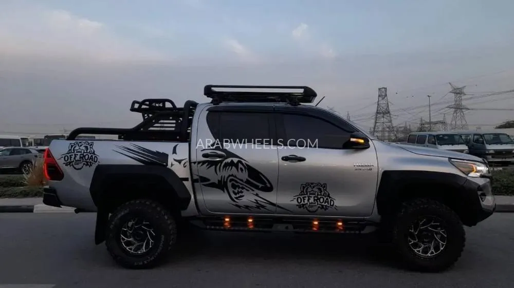 Toyota Hilux 2019 for Sale in Dubai Image-6