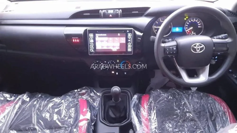 Toyota Hilux 2019 for Sale in Dubai Image-15