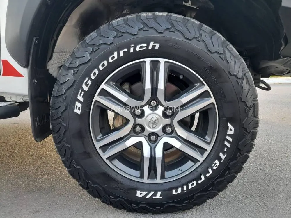 Toyota Hilux 2021 for Sale in Dubai Image-7