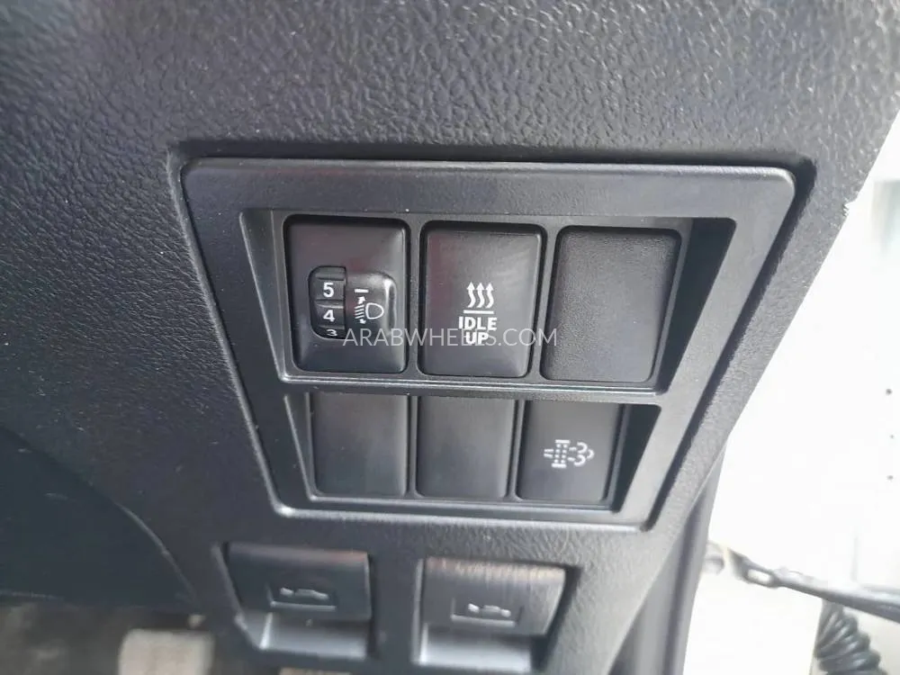 Toyota Hilux 2021 for Sale in Dubai Image-21