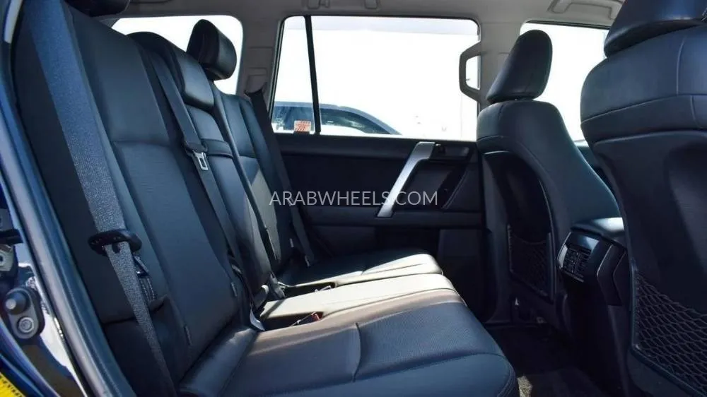 Toyota Land Cruiser Prado 2015 for Sale in Dubai Image-6