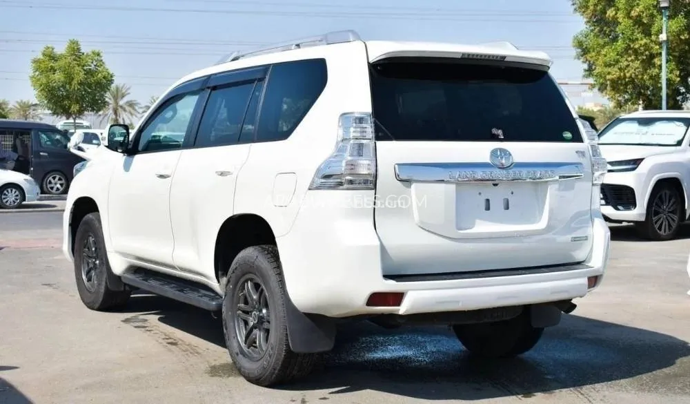 Toyota Land Cruiser Prado 2015 for Sale in Dubai Image-11