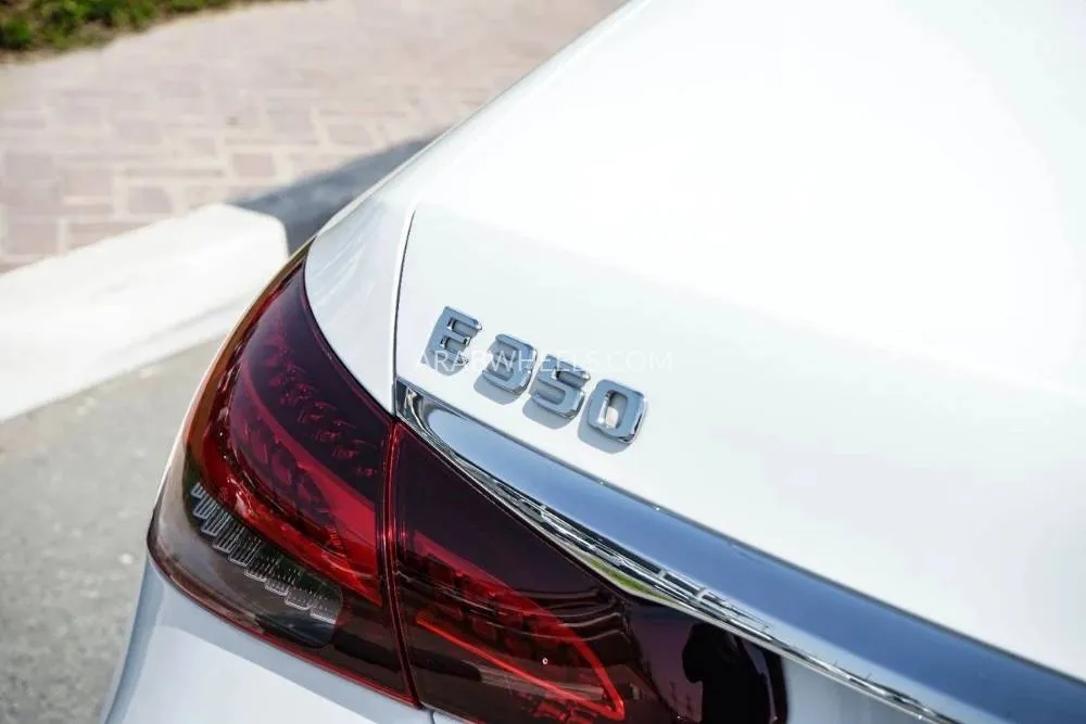 Mercedes Benz E Class 2022 for Sale in Dubai Image-9