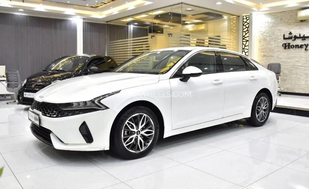 Kia K5 2022 for Sale in Dubai Image-3