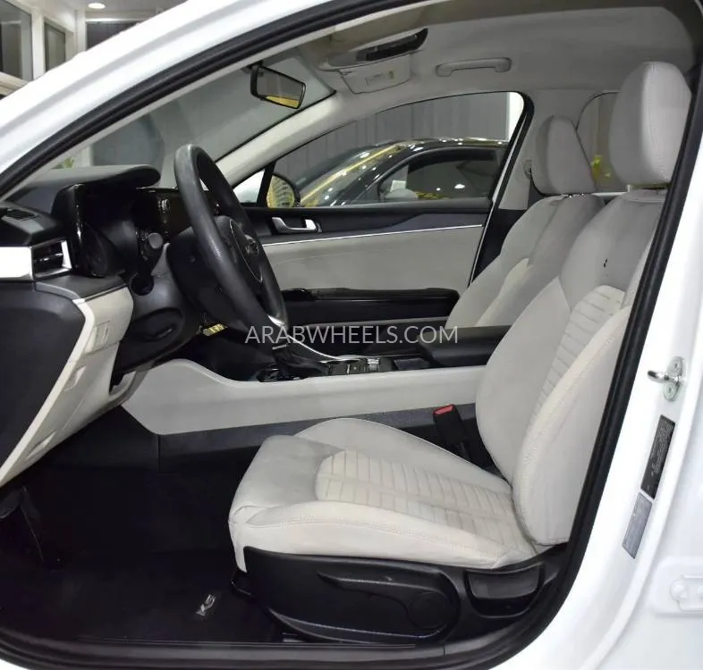 Kia K5 2022 for Sale in Dubai Image-10