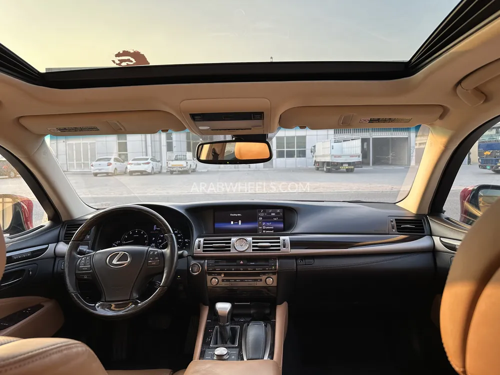 Lexus LS 2015 for Sale in Ajman Image-9