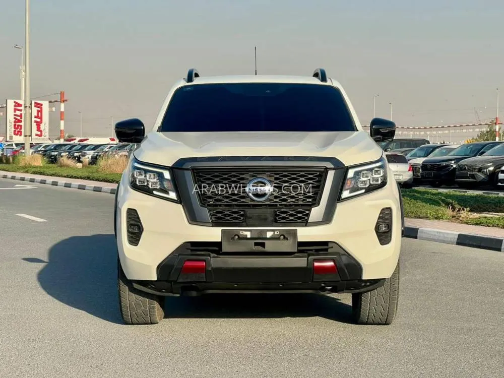 Nissan Navara 2021 for Sale in Dubai Image-2