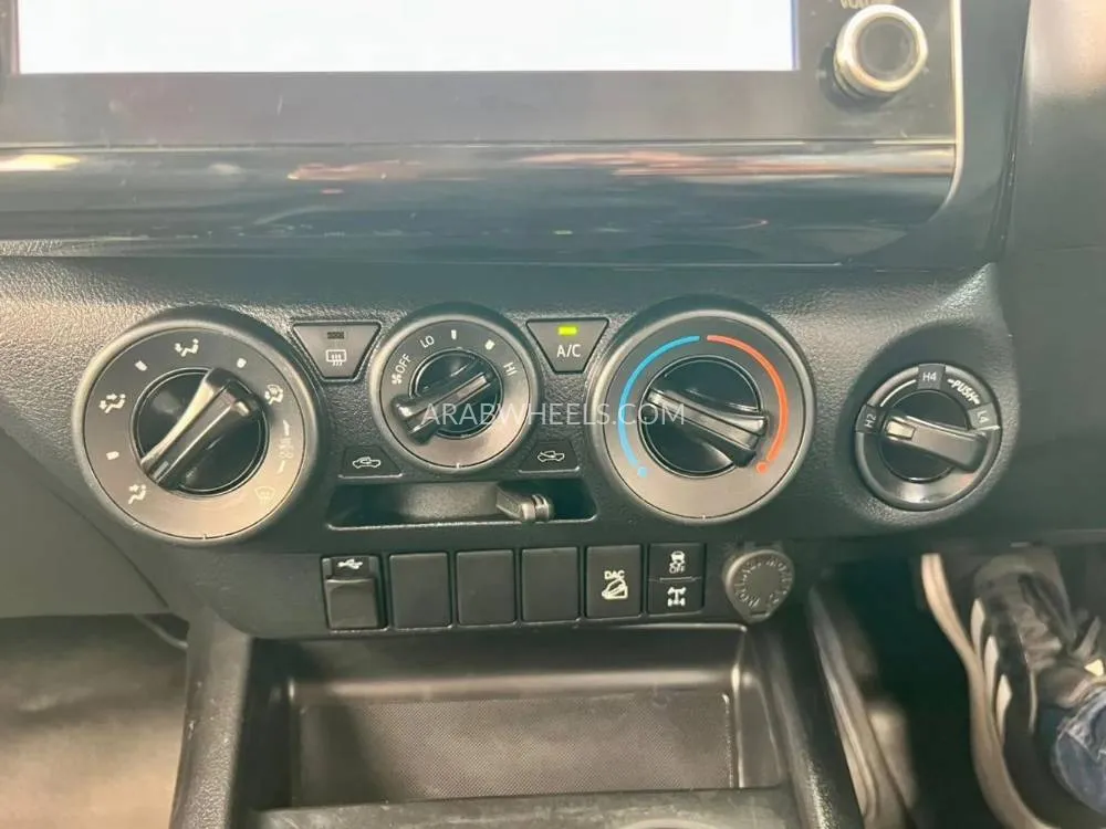 تويوتا هايلوكس 2021 for Sale in دبي Image-11