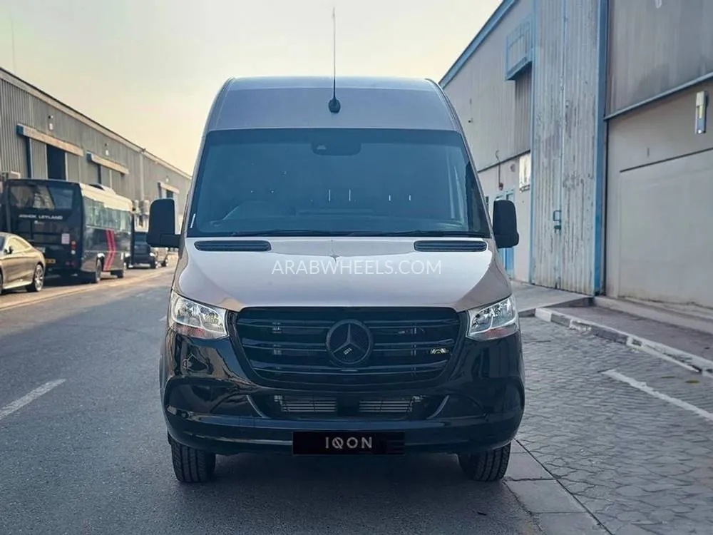 Mercedes Benz Sprinter 2023 for Sale in Dubai Image-13