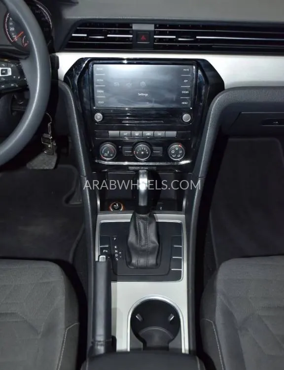 Volkswagen Passat 2021 for Sale in Dubai Image-15