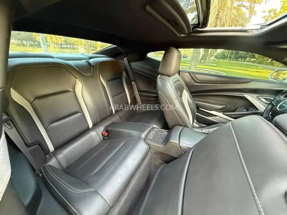 Chevrolet Camaro 2016 for Sale in Sharjah Image-10