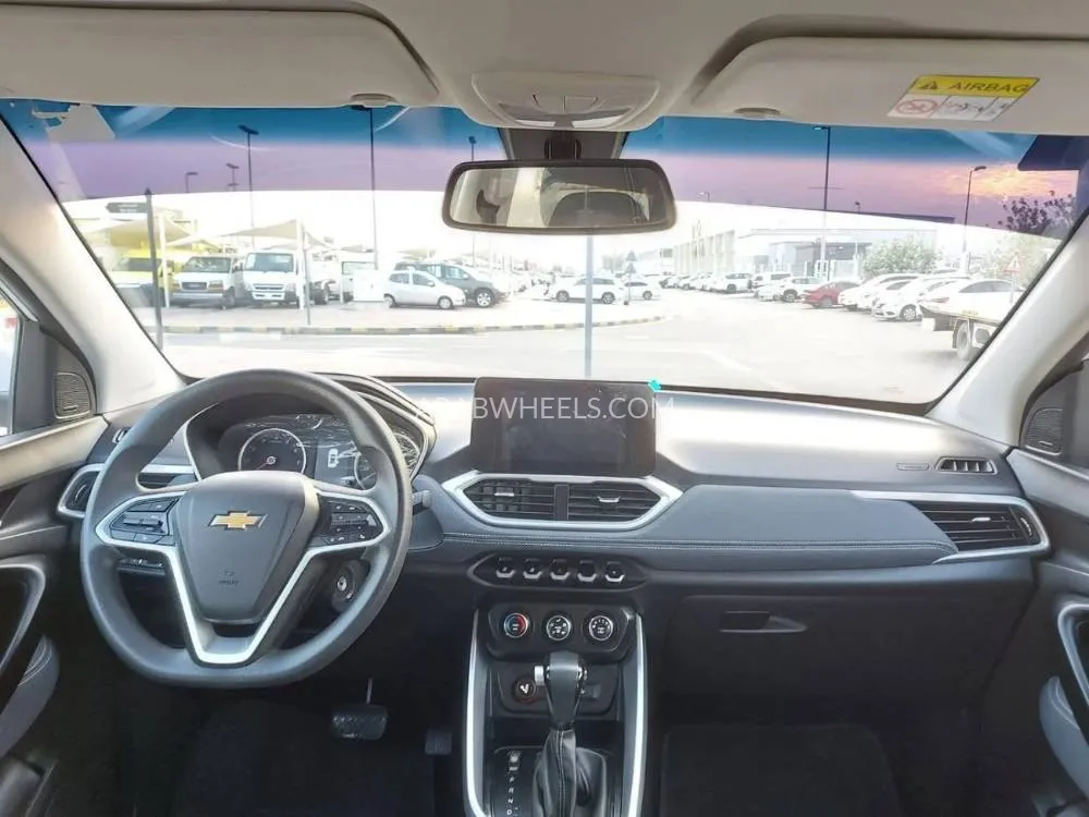 Chevrolet Captiva 2022 for Sale in Sharjah Image-8