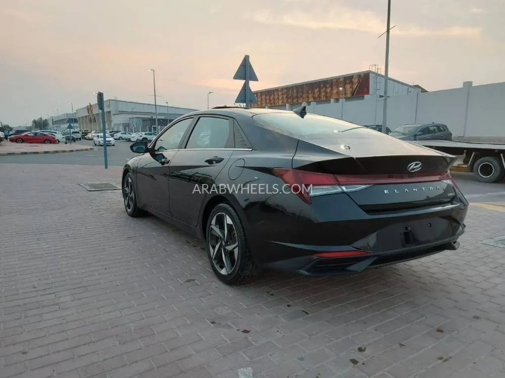 Hyundai Elantra 2021 for Sale in Sharjah Image-7