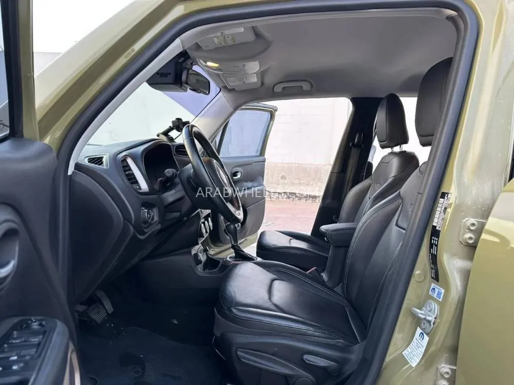 جيب رينيجيد 2015 for Sale in الشارقة Image-8