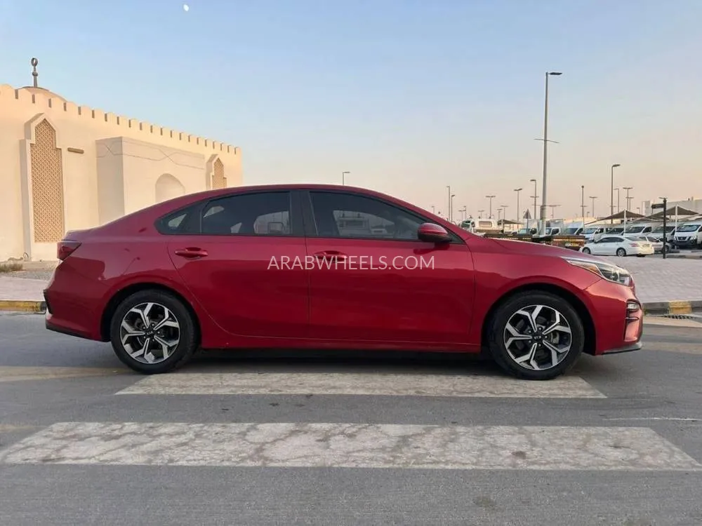 Kia Forte 2019 for Sale in Sharjah Image-5