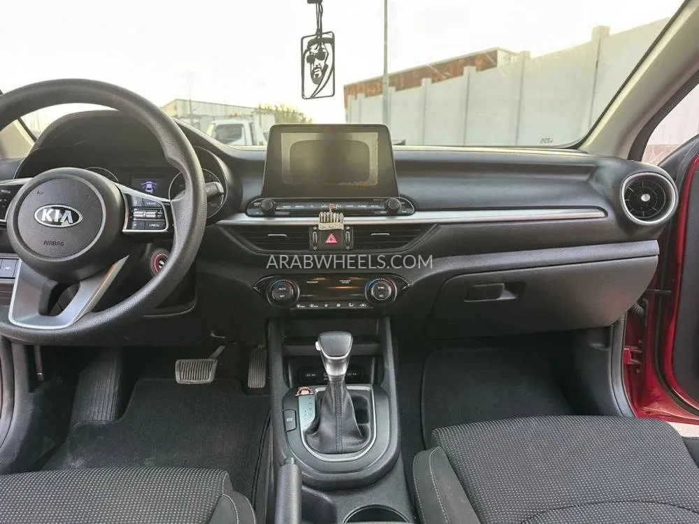 Kia Forte 2019 for Sale in Sharjah Image-11