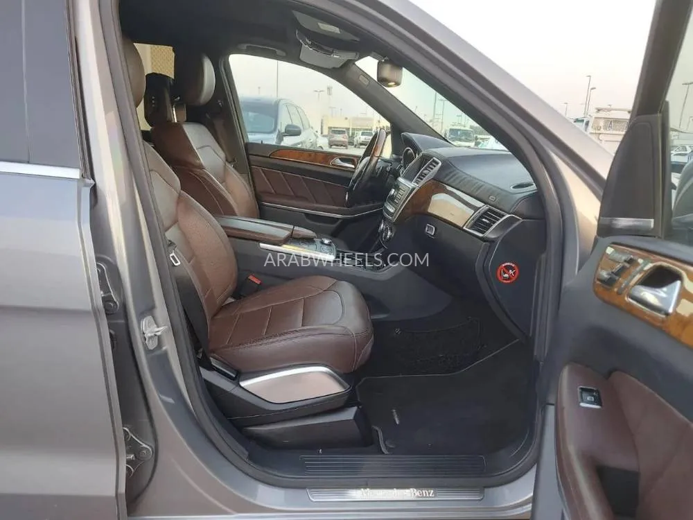 Mercedes Benz GL Class 2015 for Sale in Sharjah Image-9