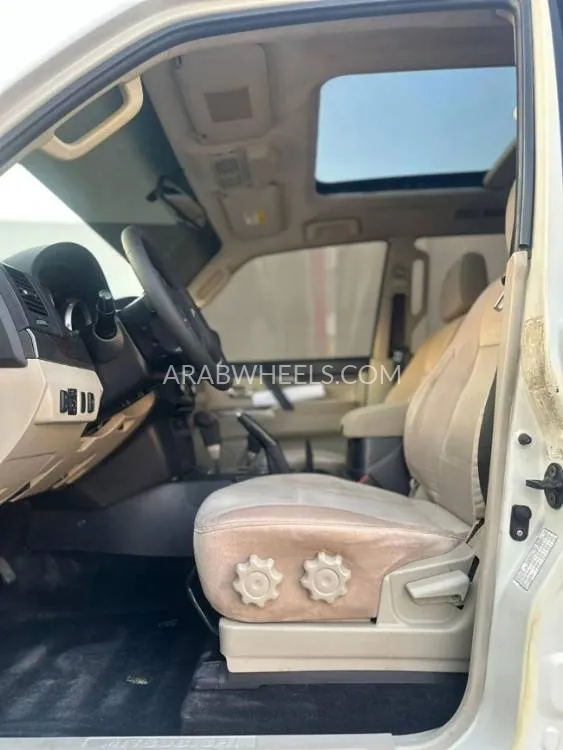 Mitsubishi Pajero 2014 for Sale in Sharjah Image-9