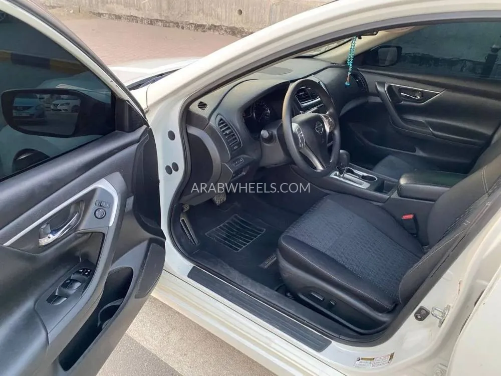 Nissan Altima 2016 for Sale in Sharjah Image-5